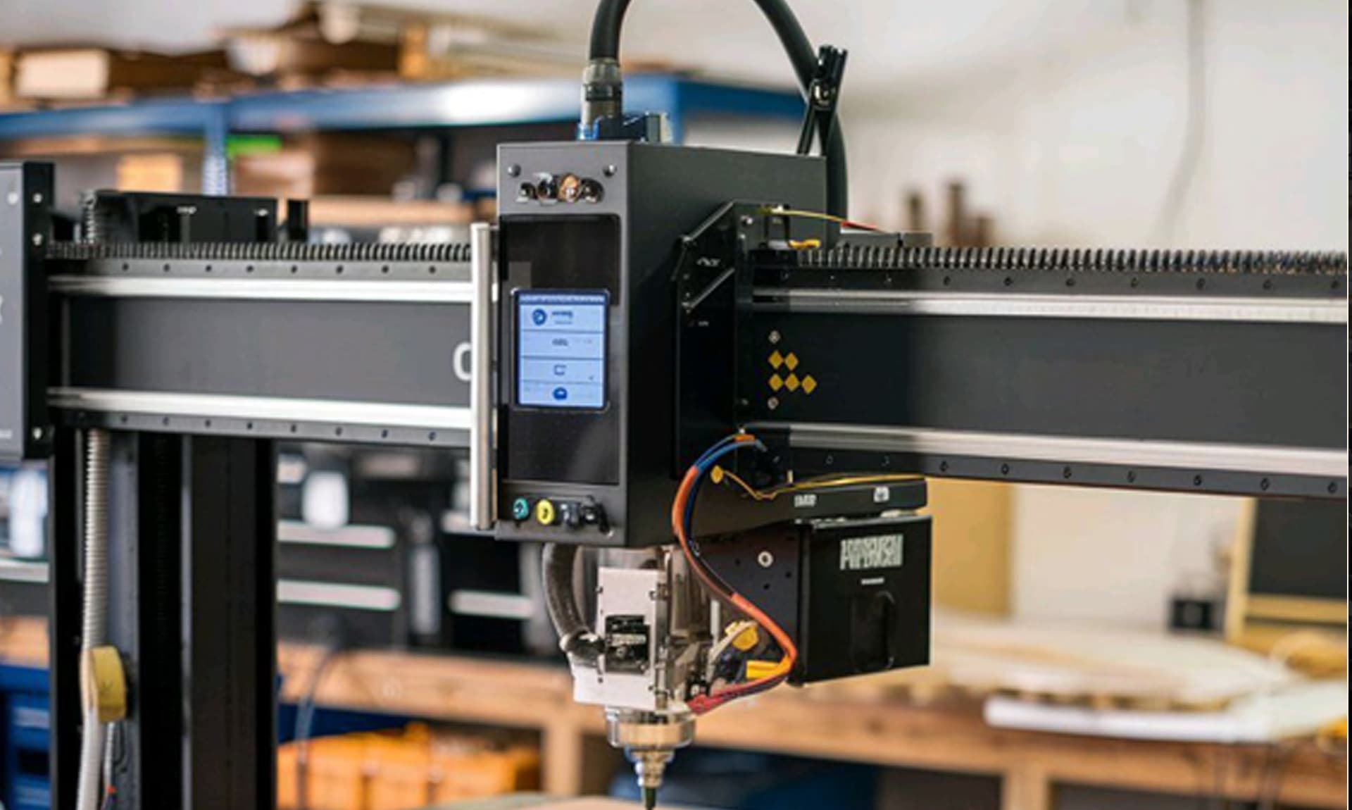Automated gantry machine mounted on a woodworking line